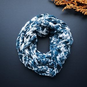 UO  | Silence & Noise • Infinity Scarf